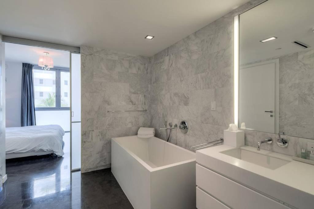 מיאמי ביץ' Luxury Boutique Suite Collins Ave מראה חיצוני תמונה